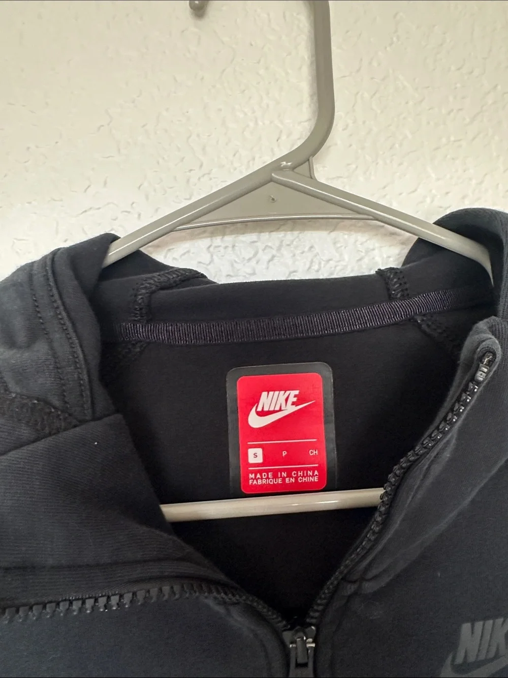 Women’s black Nike tech fleece zip up hoodie!